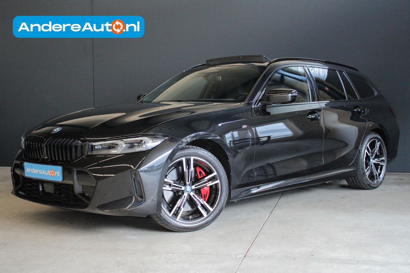 BMW 3-serie Touring - 330e M Sport Edition |trekhaak|pano|memory|leder|ACC| - AutoWereld.nl