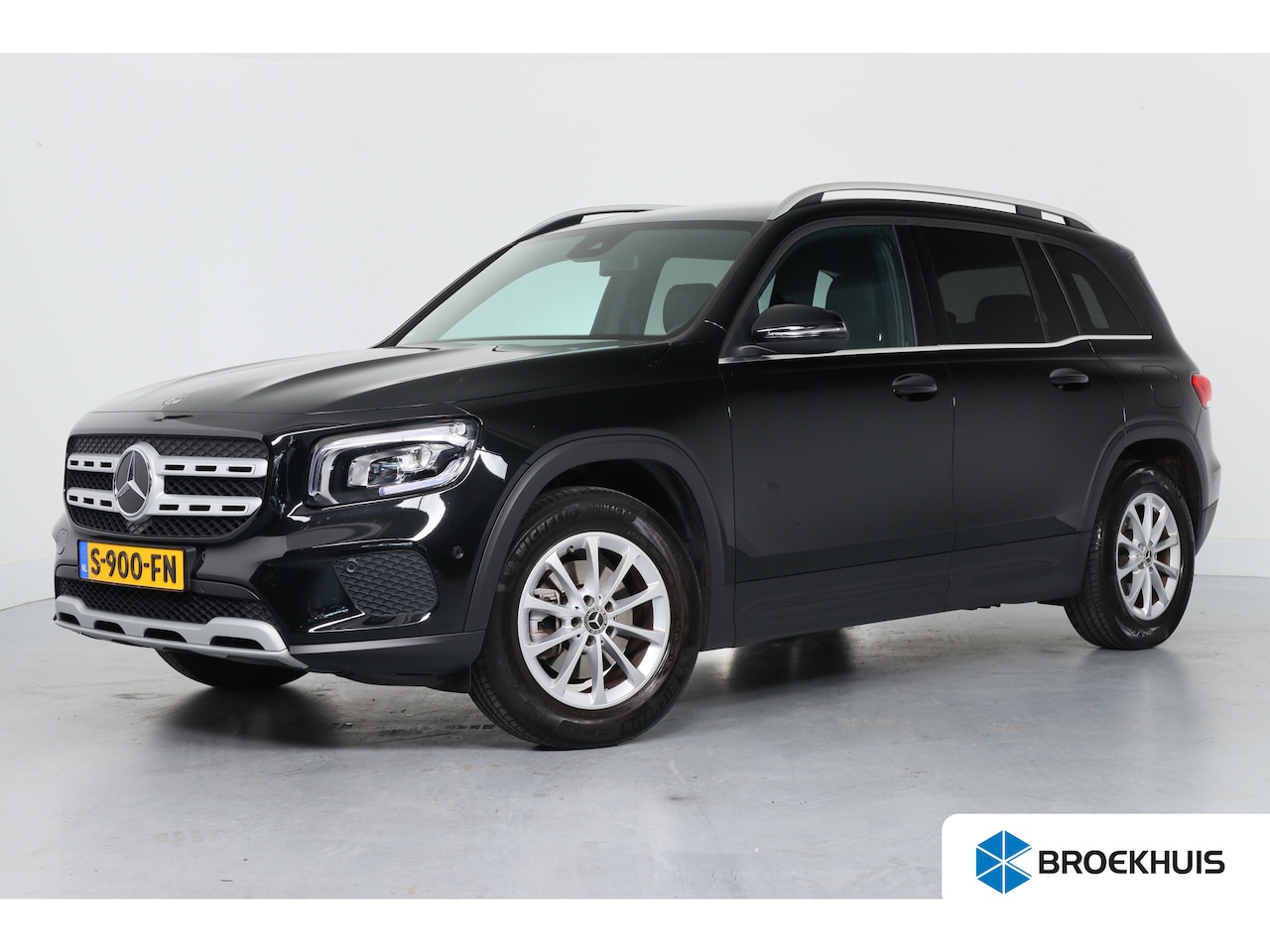 Mercedes-Benz GLB - 180 Business Line | Afneembare Trekhaak | Camera | Led | Elektr Achterklep | Leder | Stoel - AutoWereld.nl