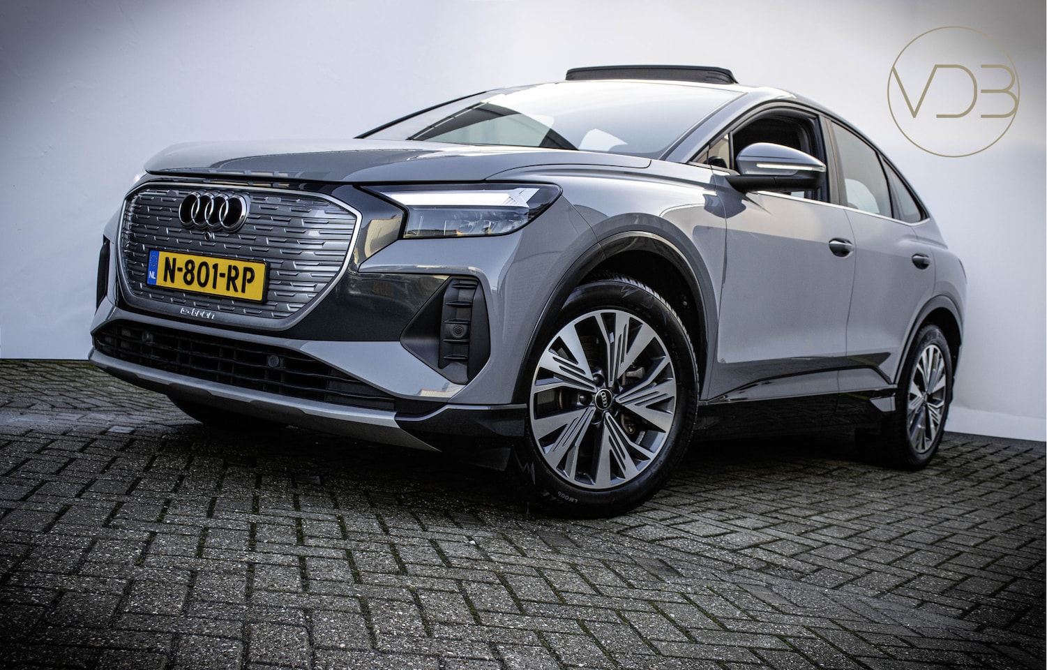 Audi Q4 Sportback e-tron - 40 SOH 92,6% Launch edition Nardo PANORAMA LEER - AutoWereld.nl