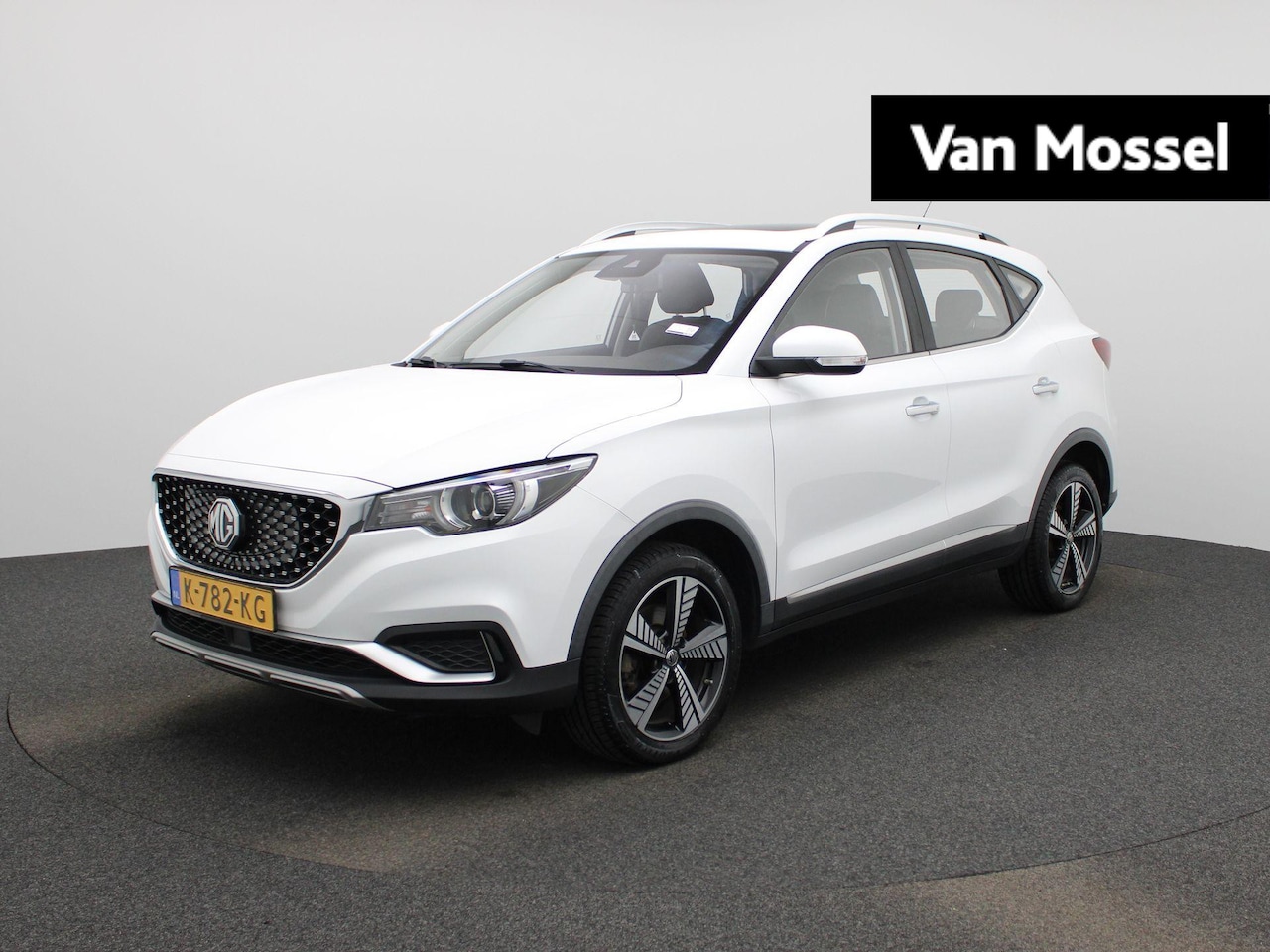 MG ZS - Luxury 45 kWh | Leder | Panoramadak | Camera | Carplay | - AutoWereld.nl