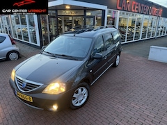 Dacia Logan MCV - 1.6-16V Lauréate 7p. airco cruise control trekhaak