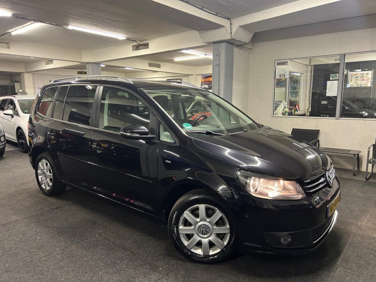 Volkswagen Touran - 1.4 TSI Highline*Automaat*NAP*Nwe d.ketting* - AutoWereld.nl