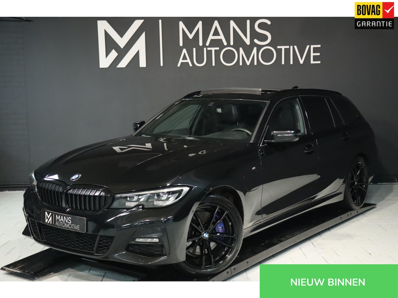 BMW 3-serie Touring - 330e M Sport / PANO / LIVE COCKPIT / CAMERA / DEALER SERVICE / STOELVERW - AutoWereld.nl