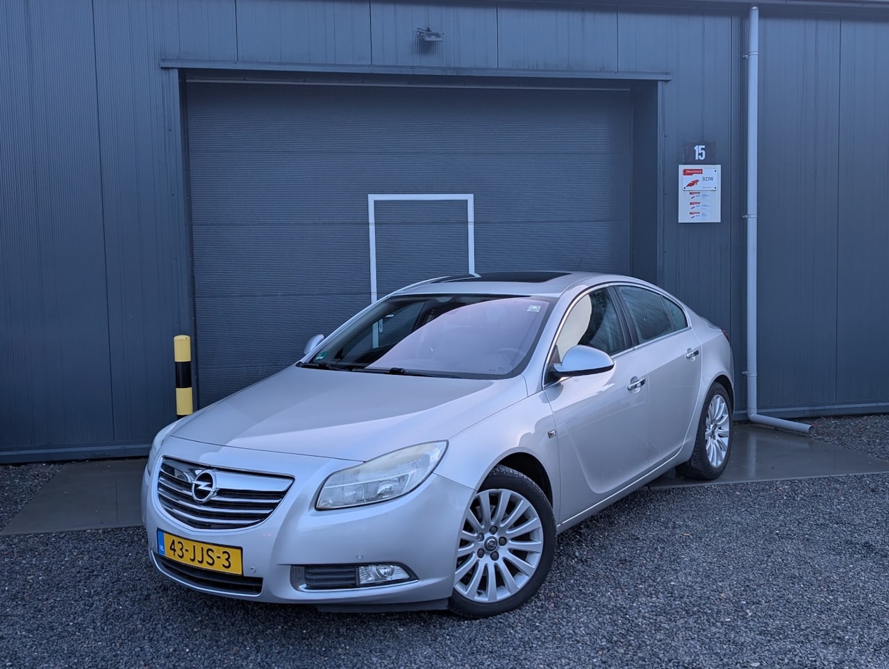 Opel Insignia - 2.0 T Cosmo 2.0 T Cosmo, NAP, AIRCO, PANO - AutoWereld.nl