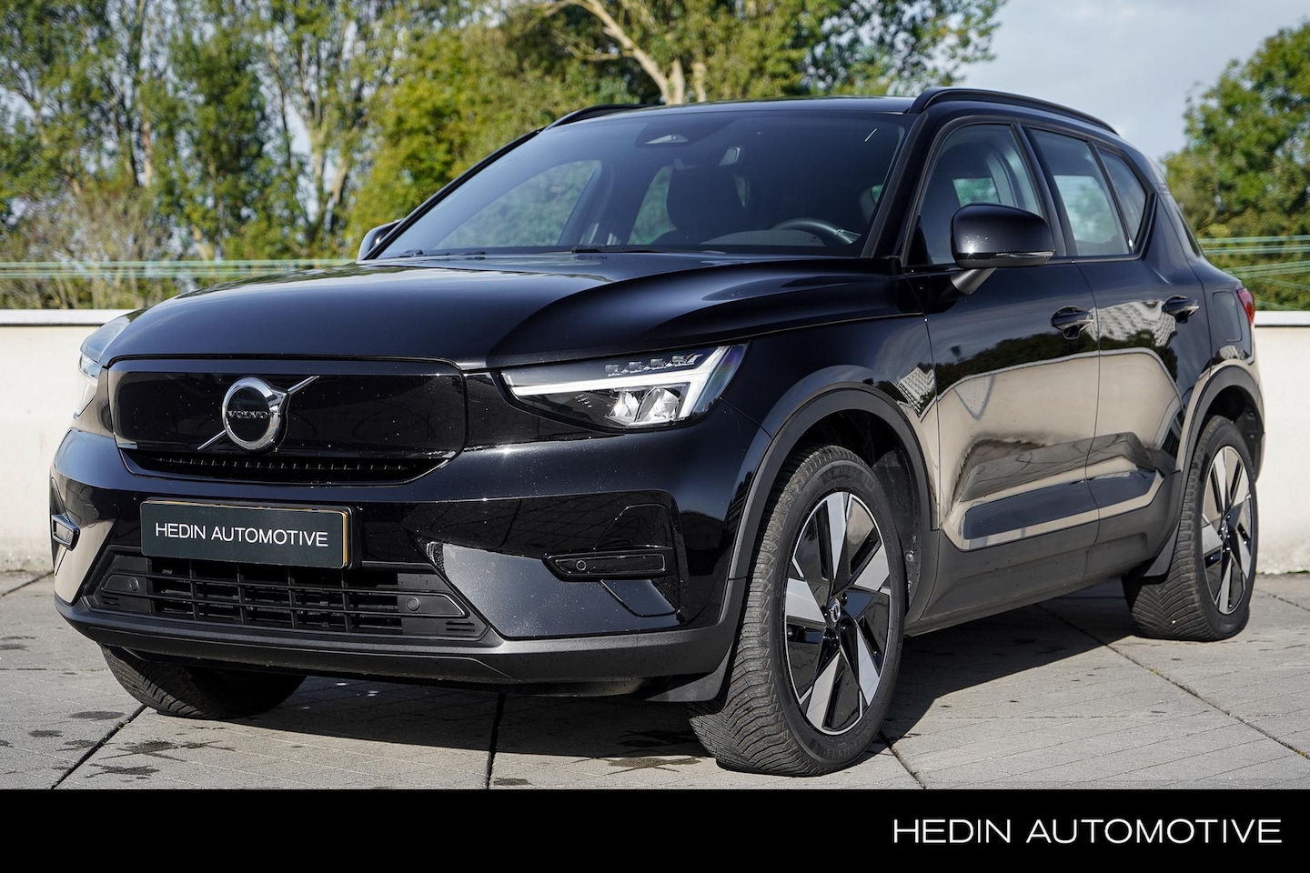 Volvo XC40 - Single Motor Extended Range Plus 82 kWh | Trekhaak | Park Assist | Stuur- stoelverwarming - AutoWereld.nl