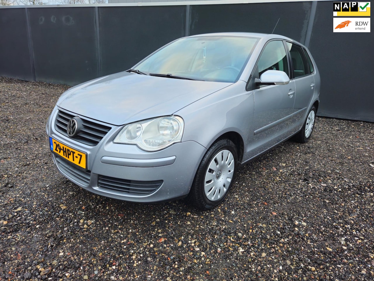 Volkswagen Polo - 1.4-16V Comfortline* NIEUWE APK+DISTRIBUTIE - AutoWereld.nl