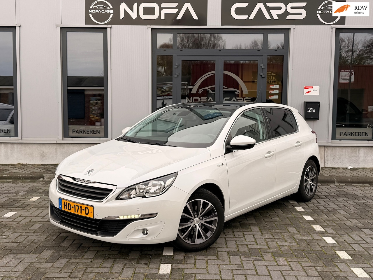 Peugeot 308 - 1.2 PureTech Style|Nap|Pano|Pdc - AutoWereld.nl