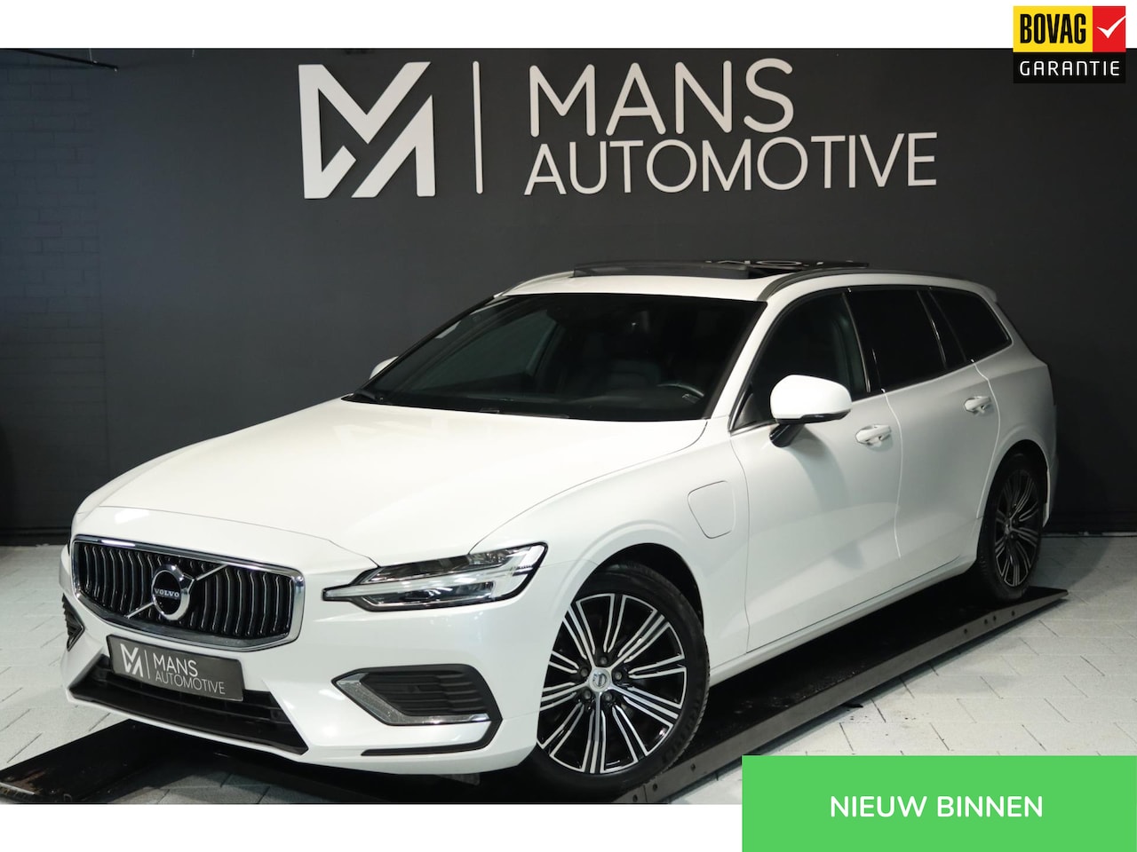 Volvo V60 - 2.0 T8 AWD Inscription / PANO / HK / MEMORY / ACC / KEYLESS / CAMERA - AutoWereld.nl