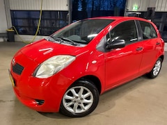 Toyota Yaris - 1.0 VVTi Spirit