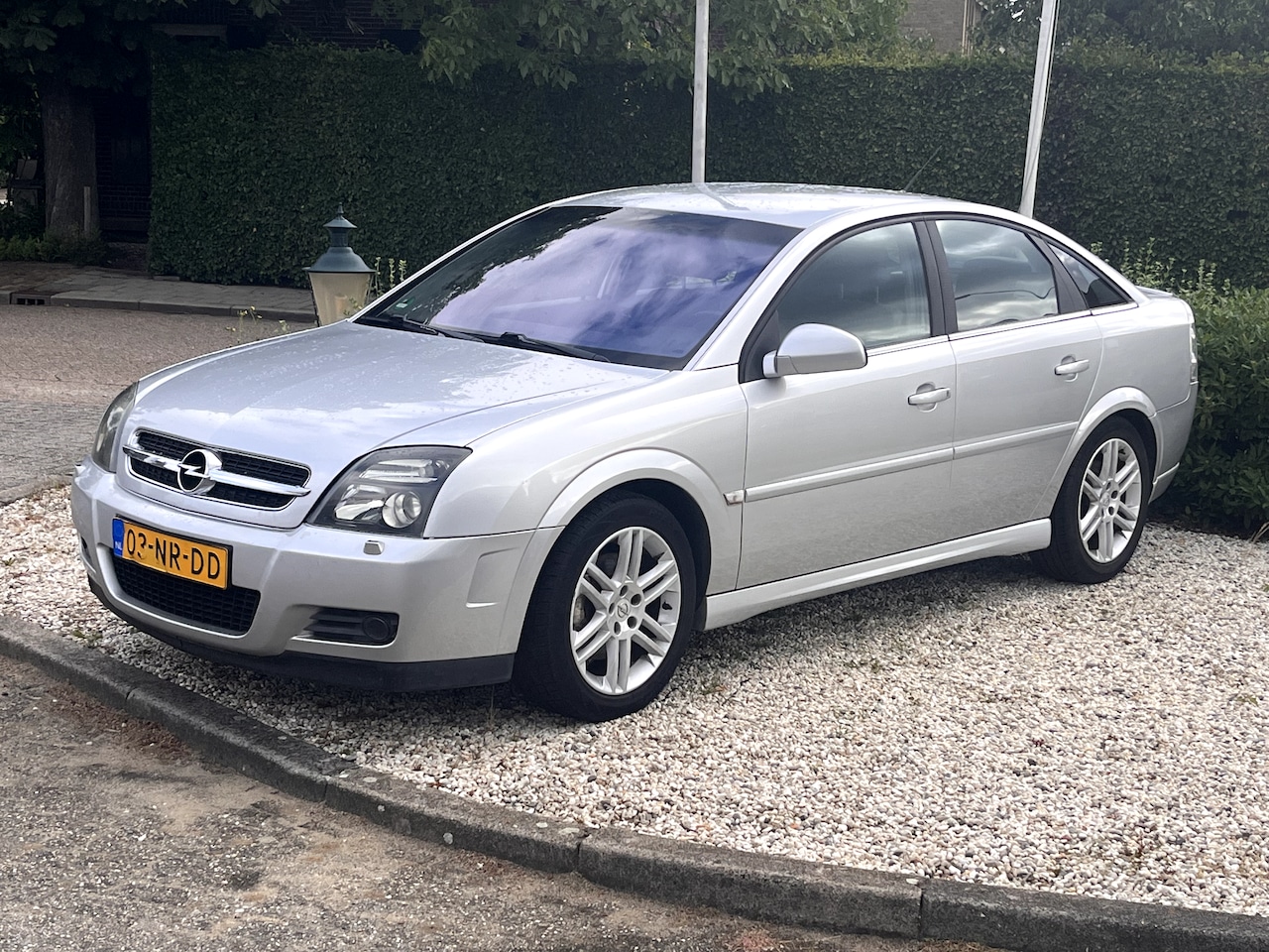 Opel Vectra GTS - 3.2 V6 Elegance benzinepomp zit vast , loopt niet alleen op startpiloot - AutoWereld.nl
