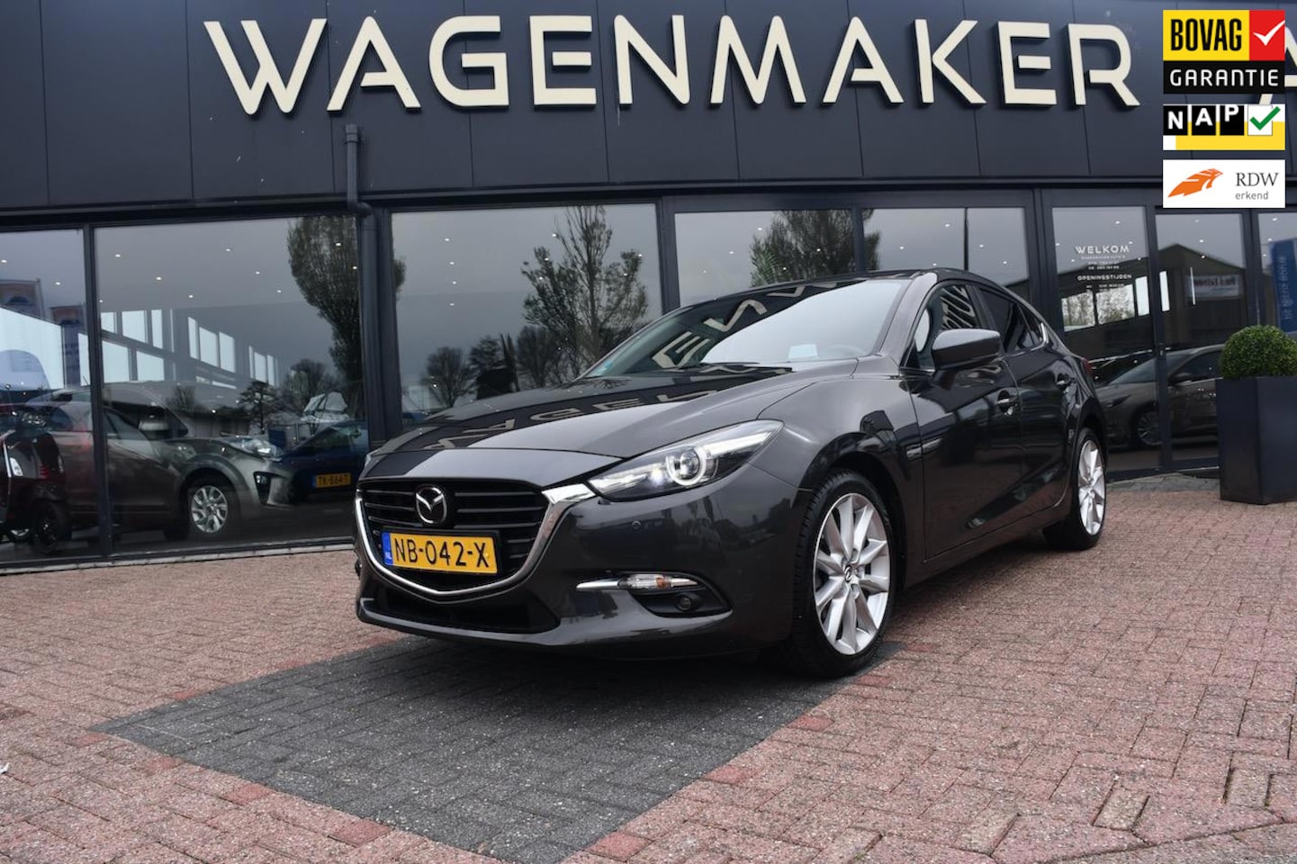 Mazda 3 - 2.0 SkyActiv-G 120 GT-M Clima|ACC|Cam|Leder|DealerOH - AutoWereld.nl