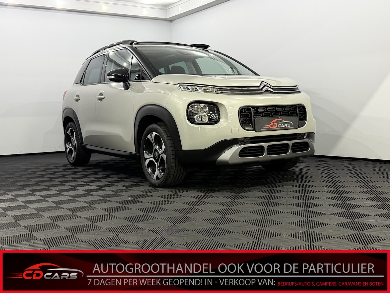 Citroën C3 Aircross - 1.2 PureTech S&S Shine Panoramadak, Navi, Parkeersensoren, Cruise control, Lichtmetalen ve - AutoWereld.nl