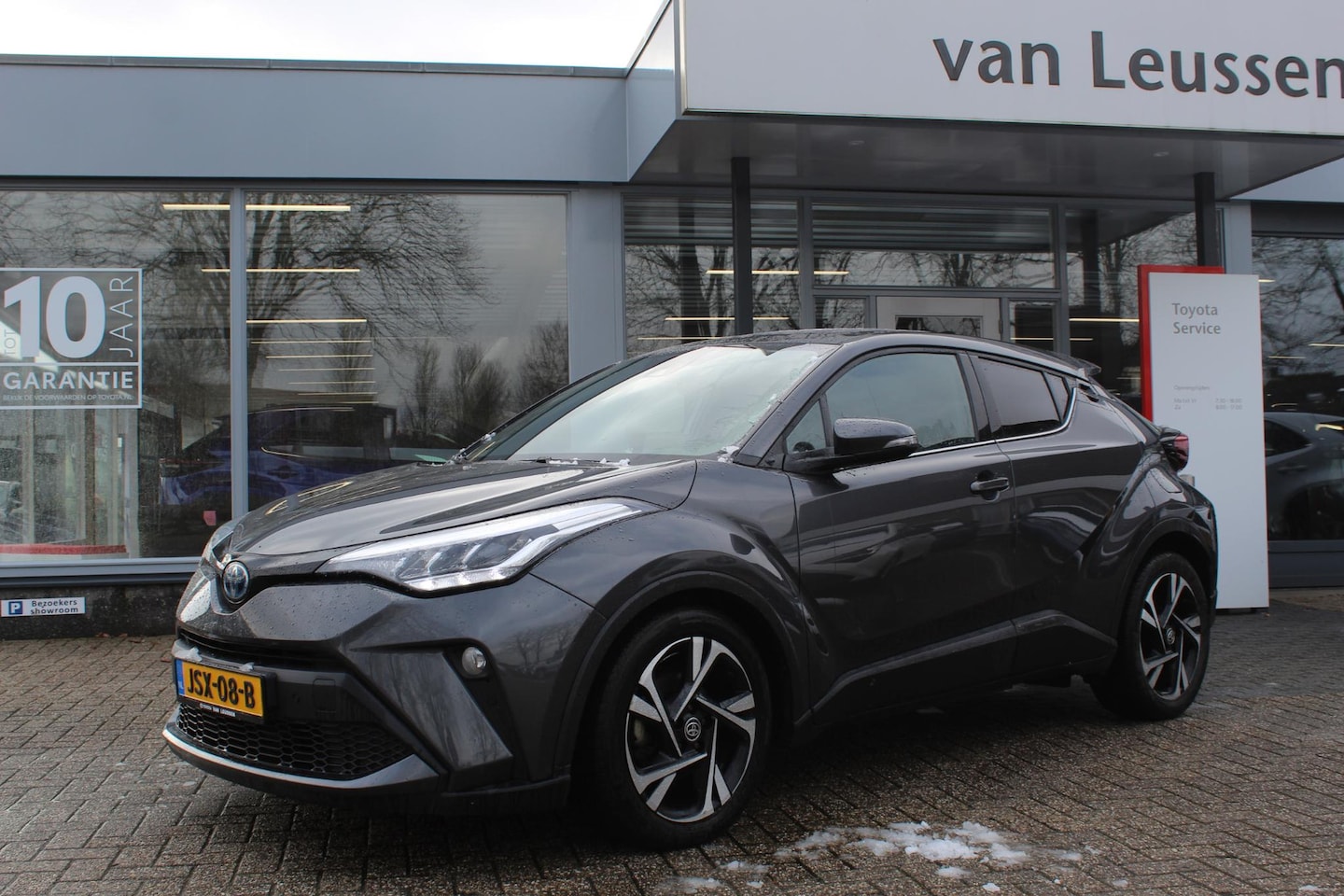 Toyota C-HR - 1.8 Hybrid DYNAMIC STOELVERW. DODEHOEK KEYLESS LED KOPLAMPEN PARK.SENSOREN V+A APPLE/ANDRO - AutoWereld.nl