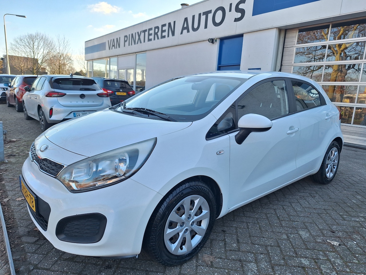 Kia Rio - 1.2 CVVT Comfort Pack 1.2 CVVT Comfort Pack (lichte beschadiging aan bumper) - AutoWereld.nl
