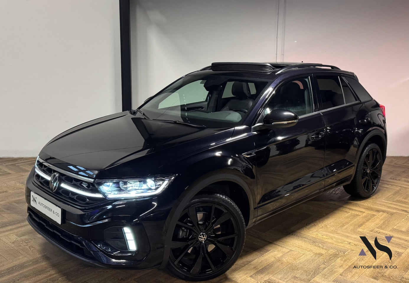 Volkswagen T-Roc - 1.5 TSI R-Line Edition PANO' - AutoWereld.nl