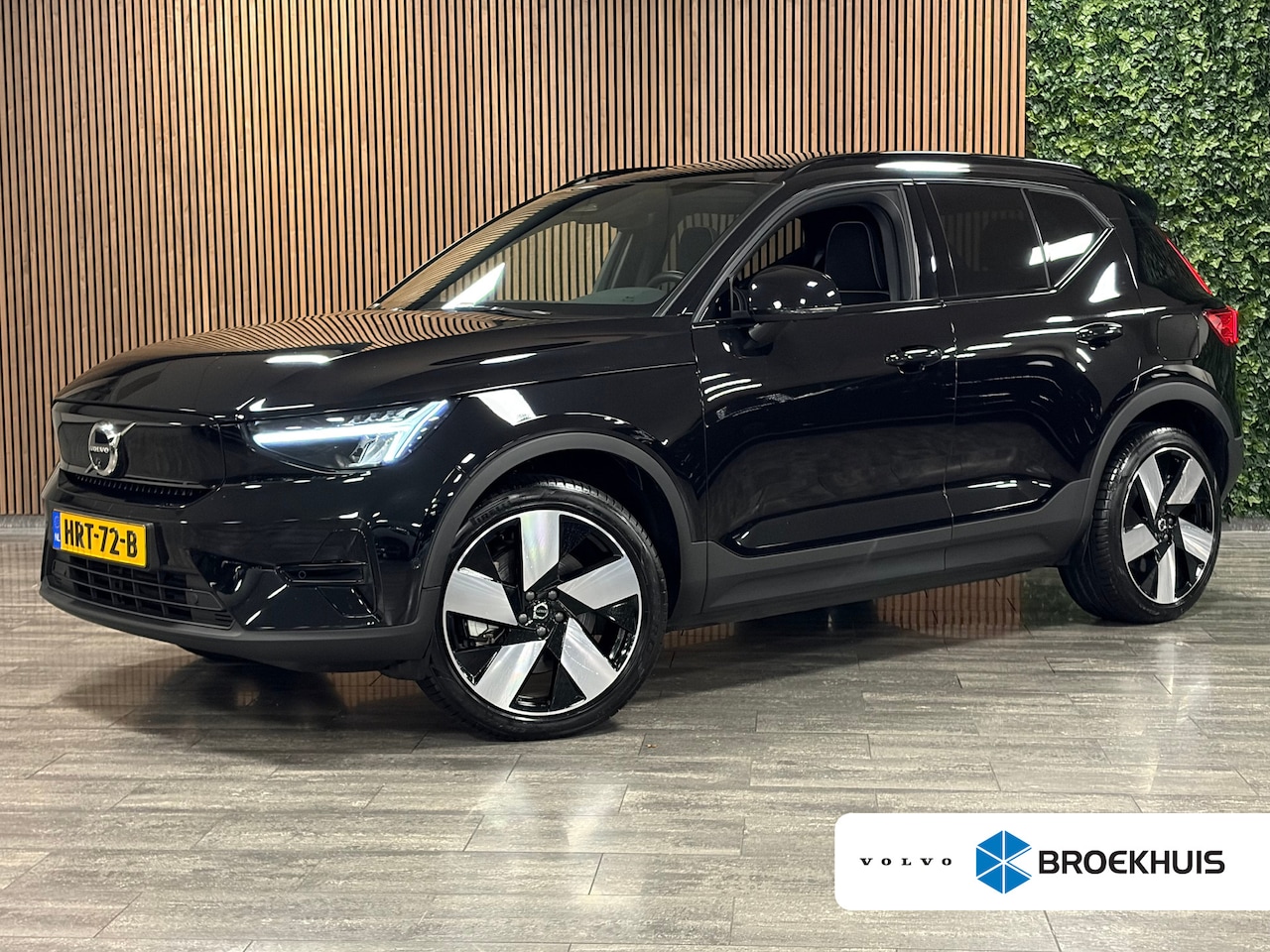 Volvo EX40 - Single Motor Extended Range Ultra 82 kWh | Trekhaak | Schuifdak | 360° Camera | Harman Kar - AutoWereld.nl