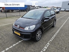 Volkswagen Up! - 1.0 Airconditioning | Lichtmetalen velgen | R-line exterieur | Cruise control | Parkeersen