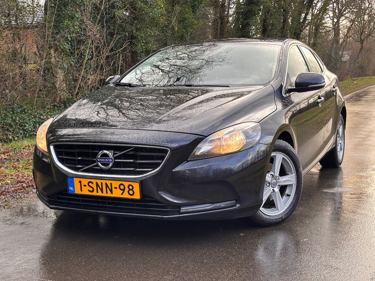 Volvo V40 - 1.6 D2 Momentum | Airco + Cruise + Navi | - AutoWereld.nl