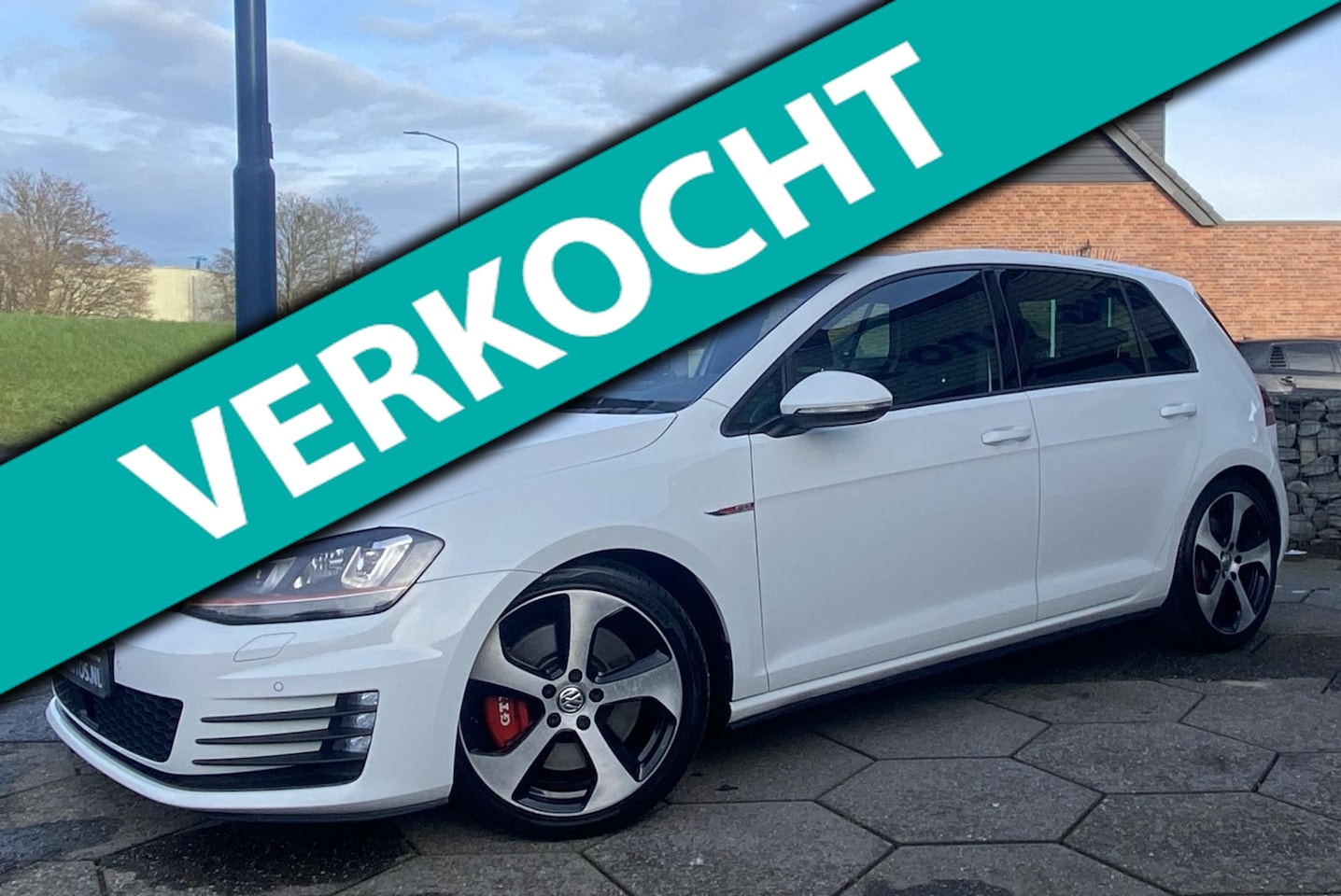 Volkswagen Golf - 2.0 TSI GTI Performance/ NL auto/ Cam/ Prem. Audio/ DAB/ Privacy/ NAP - AutoWereld.nl