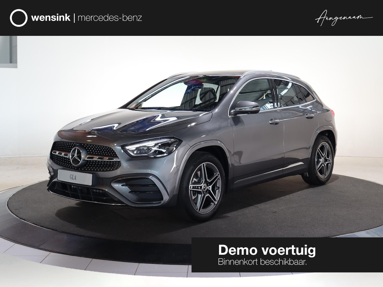 Mercedes-Benz GLA-Klasse - 180 Business Solution AMG | Panoramaschuifdak | Premium Plus | head-up display | Trekhaak - AutoWereld.nl