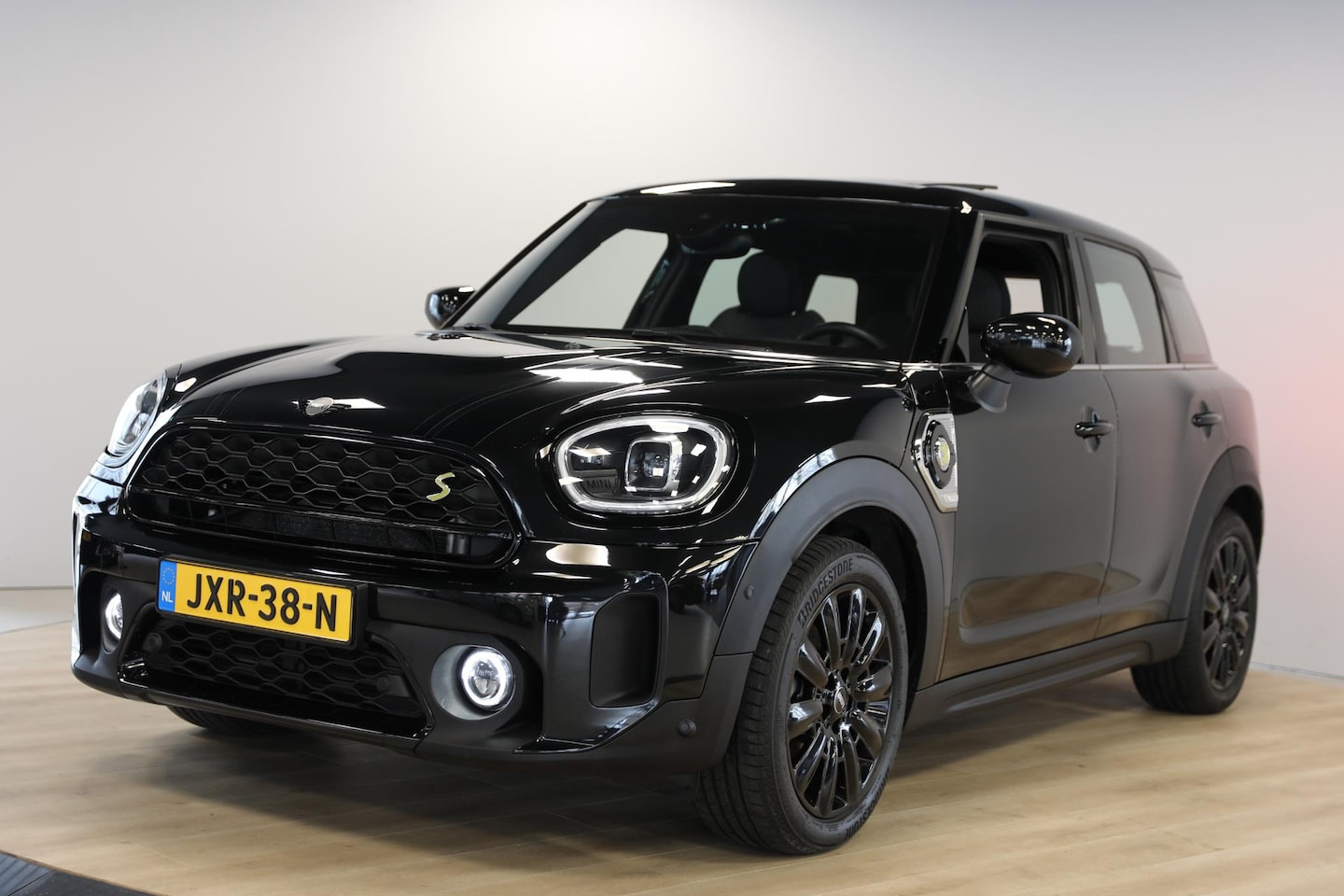 MINI Countryman - Mini 1.5 Cooper S E ALL4 ALL4 | Schuif- kanteldak | Cruise Adaptief | Union Jack Achterlic - AutoWereld.nl