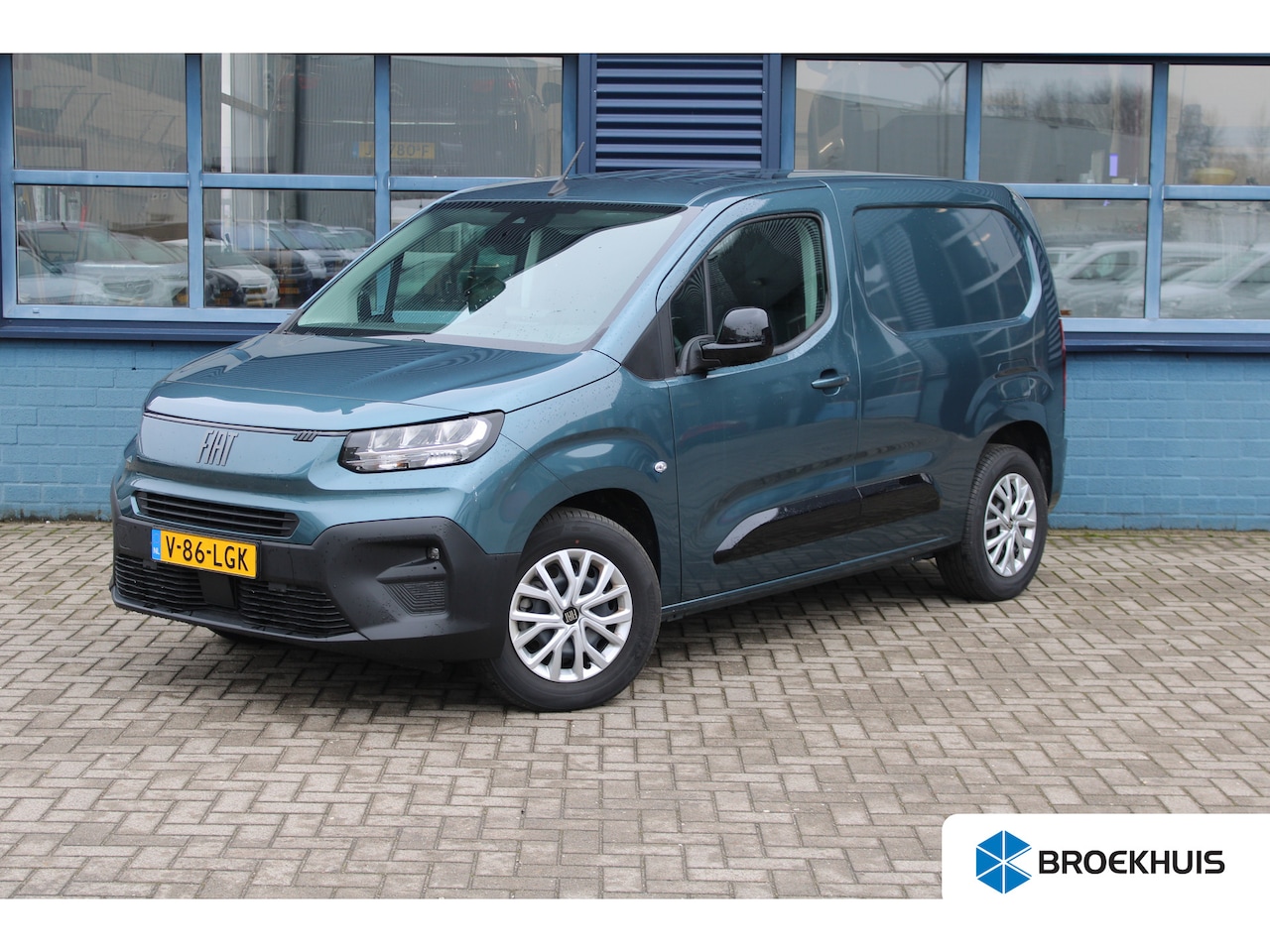 Fiat E-Doblo - 50 kWh 3-ZITS | DRAADLOOS CARPLAY | NAVI 10" | RIJKLAARPRIJS!! - AutoWereld.nl