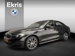 BMW 3-serie - Sedan 330e | LED | HUD | Schuifdak | Stoelverwarming | Surround view | DAB | Alu 18 inch