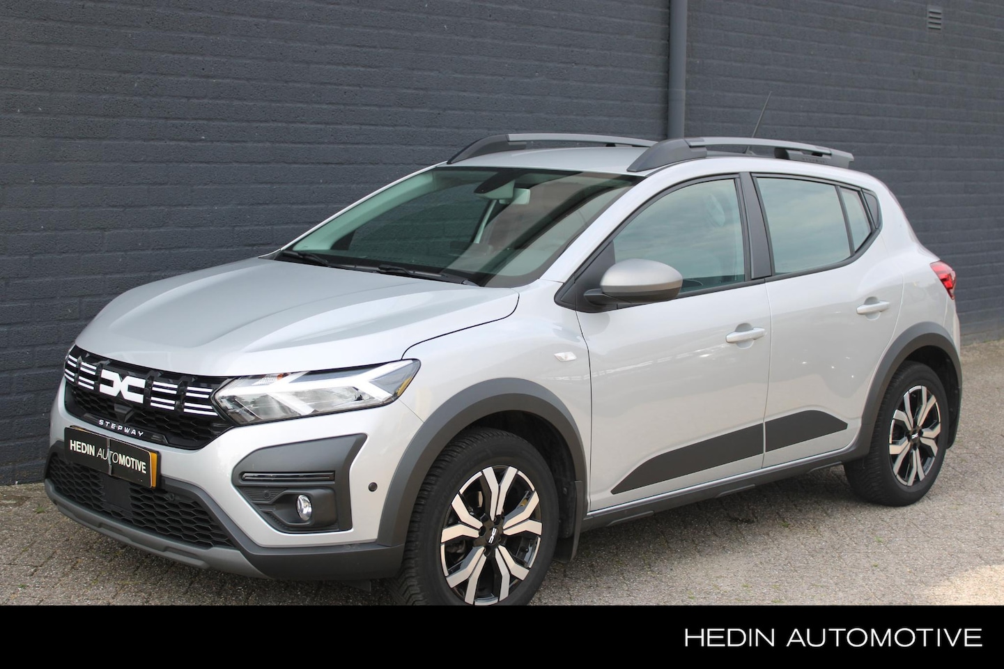 Dacia Sandero Stepway - TCe 100 ECO-G Up&Go | Navigatie | Camera | Climate | Cruise | Keyless Entry | LM-velgen | - AutoWereld.nl