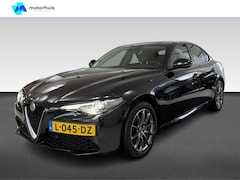 Alfa Romeo Giulia - 2.0 GME 200pk Aut Super / Leder / Navigatie / Xenon / Camera