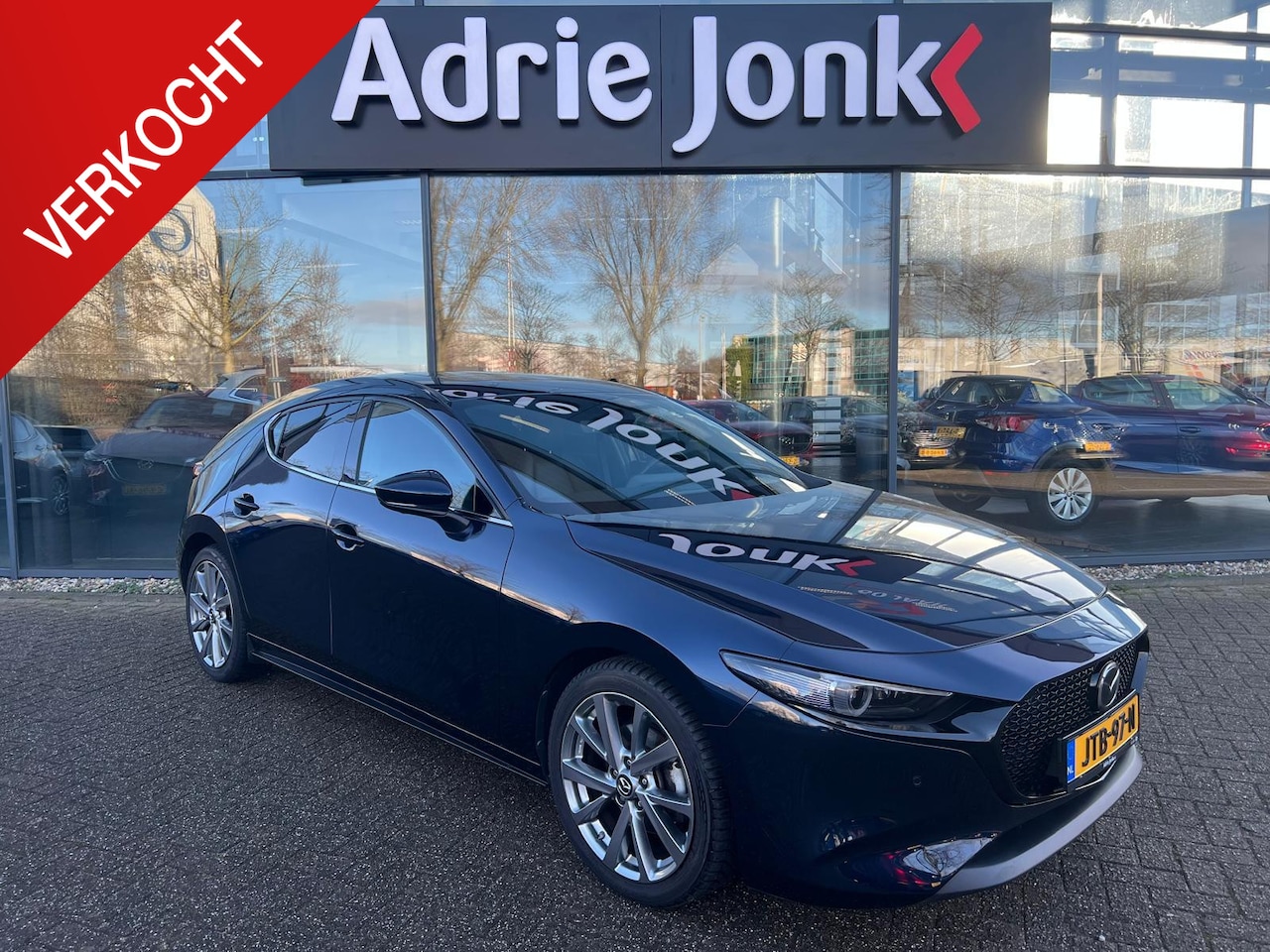 Mazda 3 - 2.0 e-SkyActiv-X M Hybrid 186 Luxury AUTOMAAT | i-ACTIVE PACK | SUNROOF | LEDER | Bose AUD - AutoWereld.nl