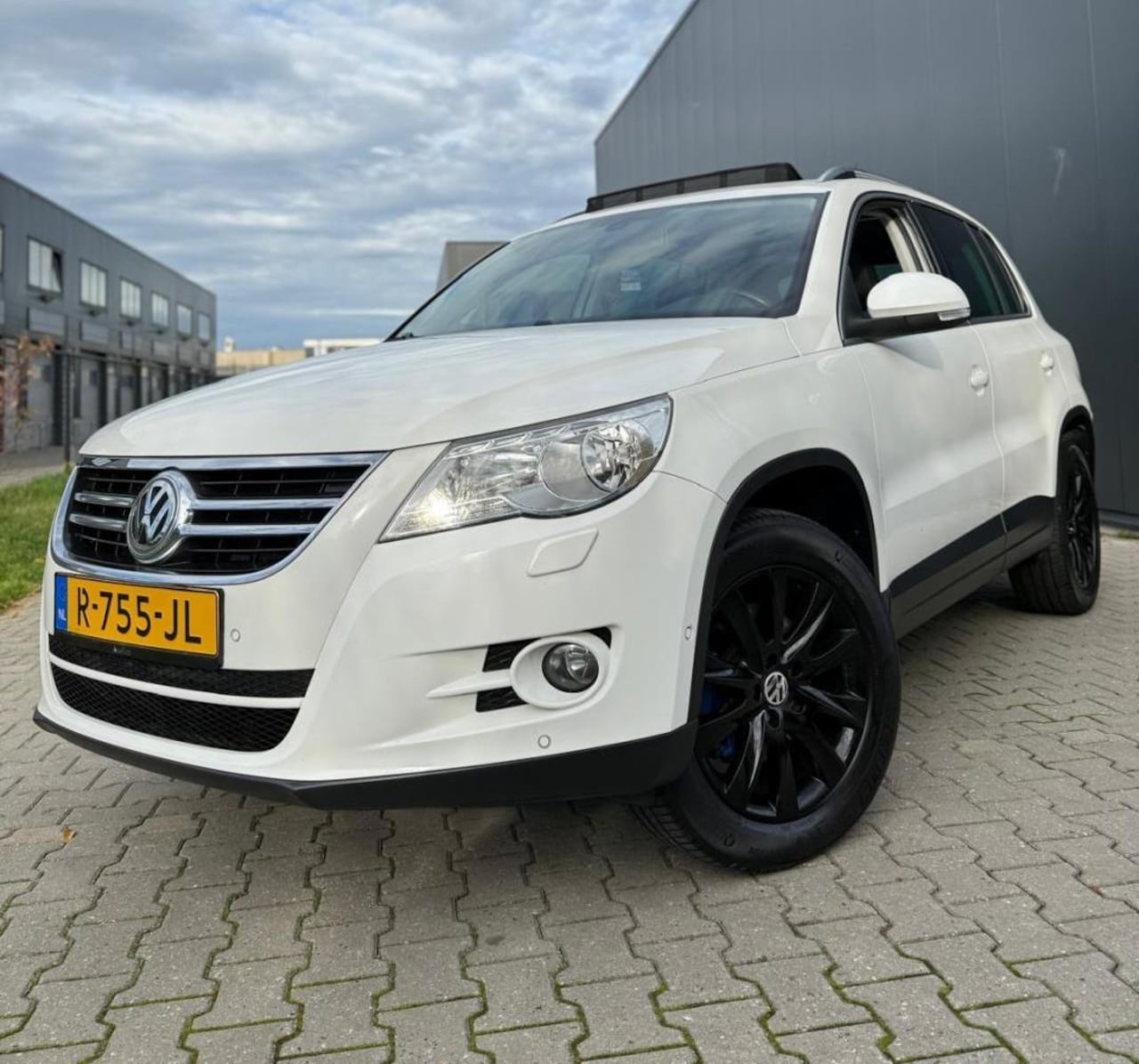 Volkswagen Tiguan - 2.0 TSI Track&Field 4Motion - AutoWereld.nl