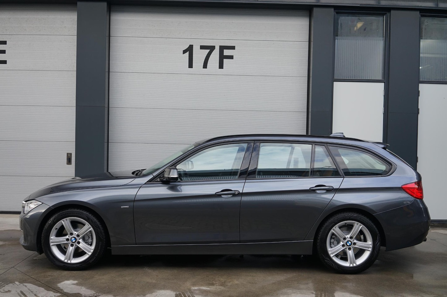 BMW 3-serie Touring - 320i High Executive 320i High Executive - AutoWereld.nl