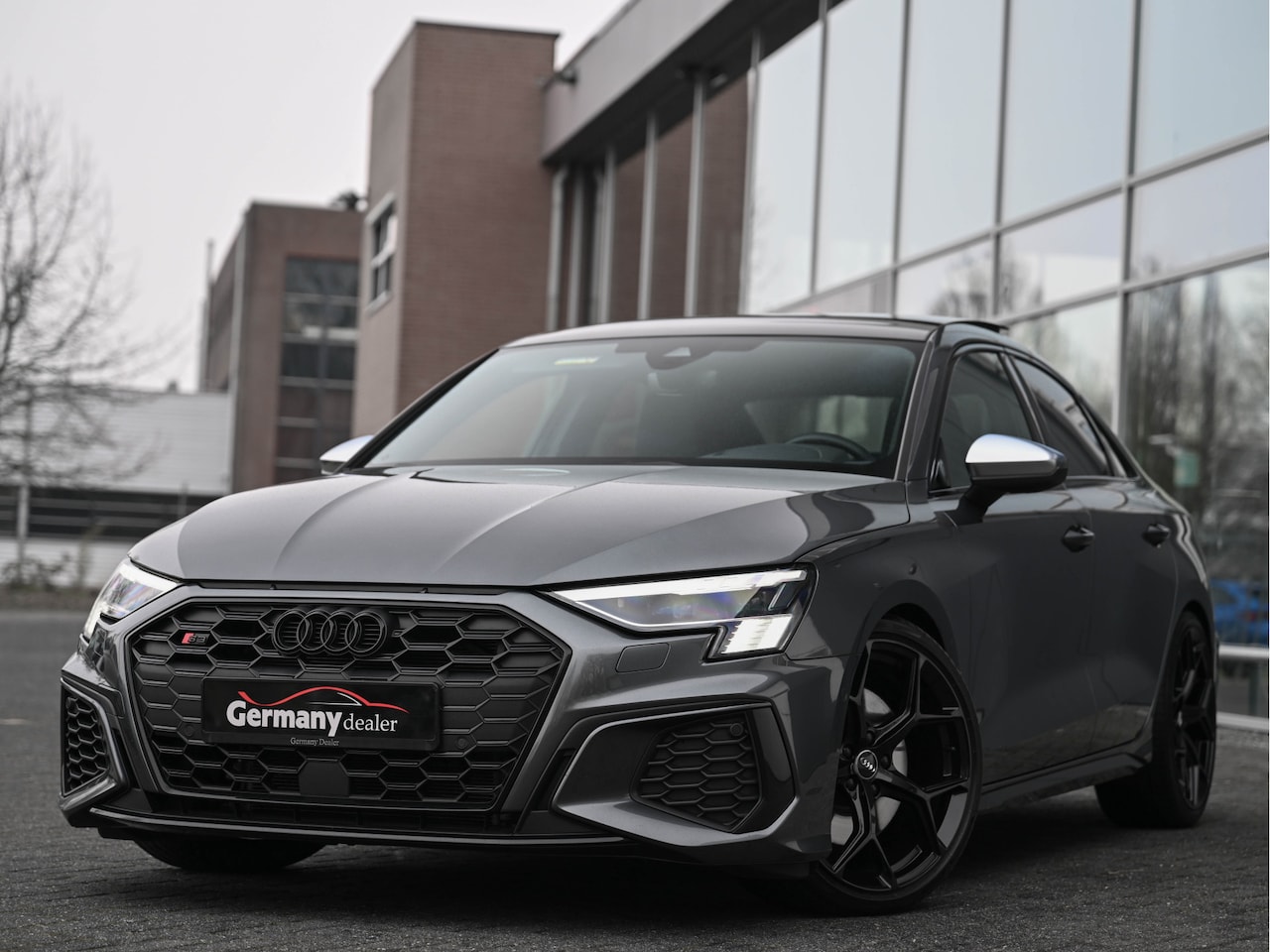 Audi S3 - Limousine 2.0TFSI 310PK quattro Pano B&O Matrix RS-Zetels Verw.+ Massage Sfeerverl. VOL!!! - AutoWereld.nl