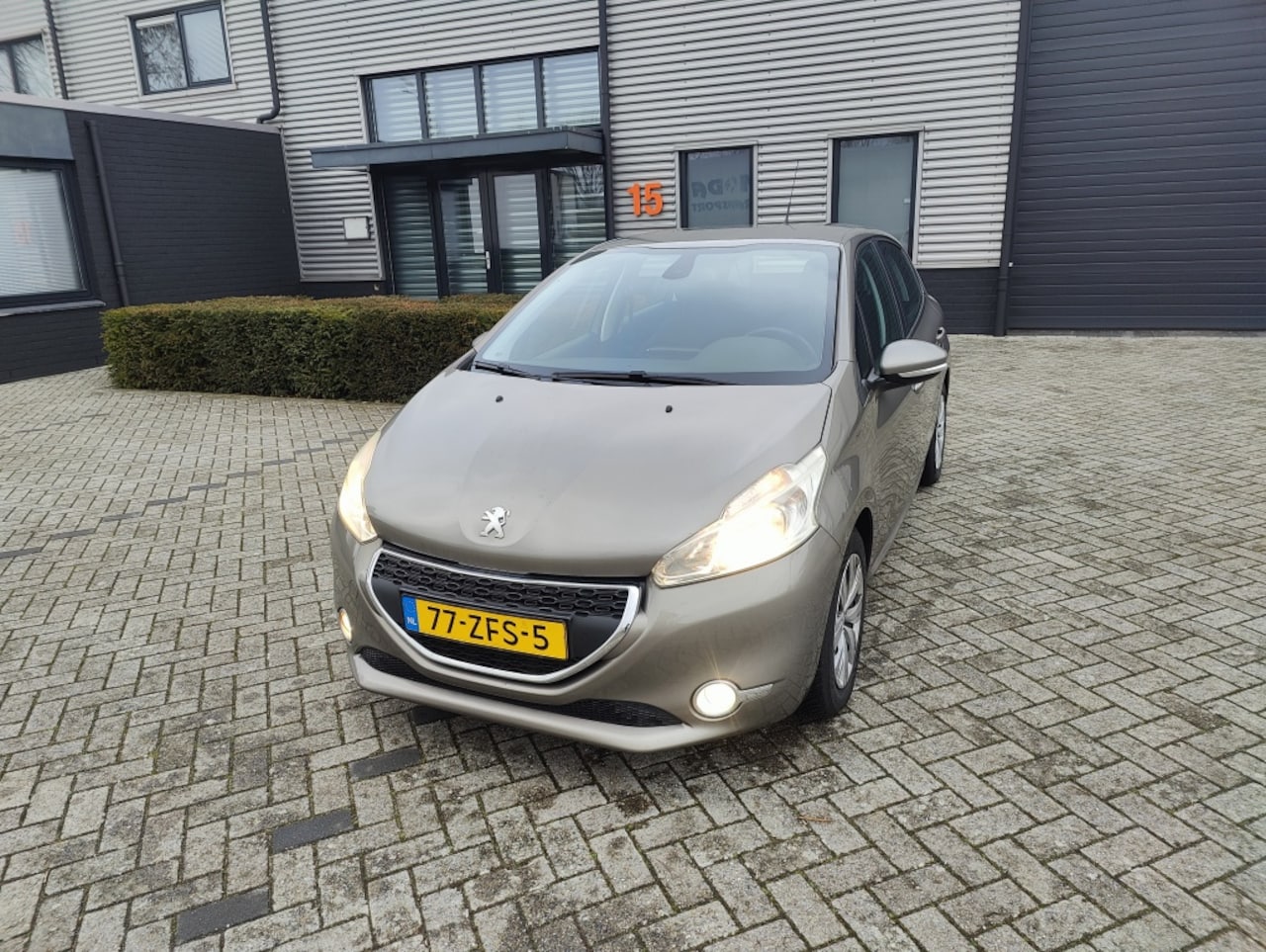 Peugeot 208 - 1.2 VTi BJ 2012 167.000km NAP - AutoWereld.nl