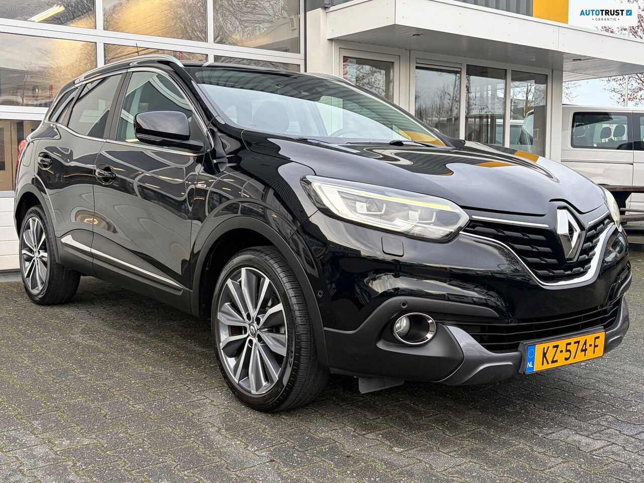 Renault Kadjar - 1.2 TCe Automaat Bose Panoramadak Lederen bekleding 19" Licht metalen velgen - AutoWereld.nl