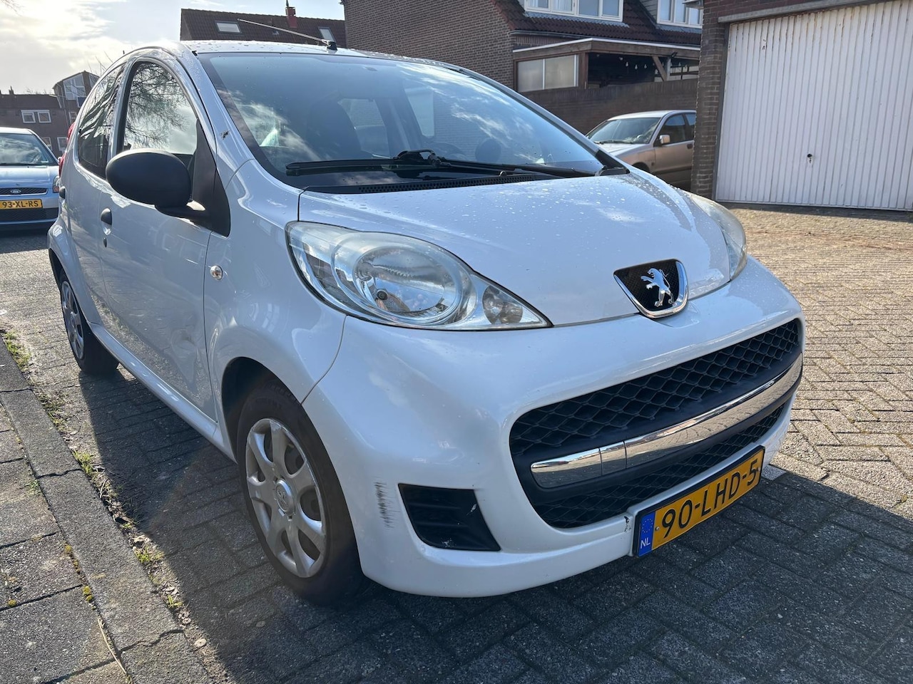 Peugeot 107 - 1.0-12V XR / APK / Radio cd - AutoWereld.nl