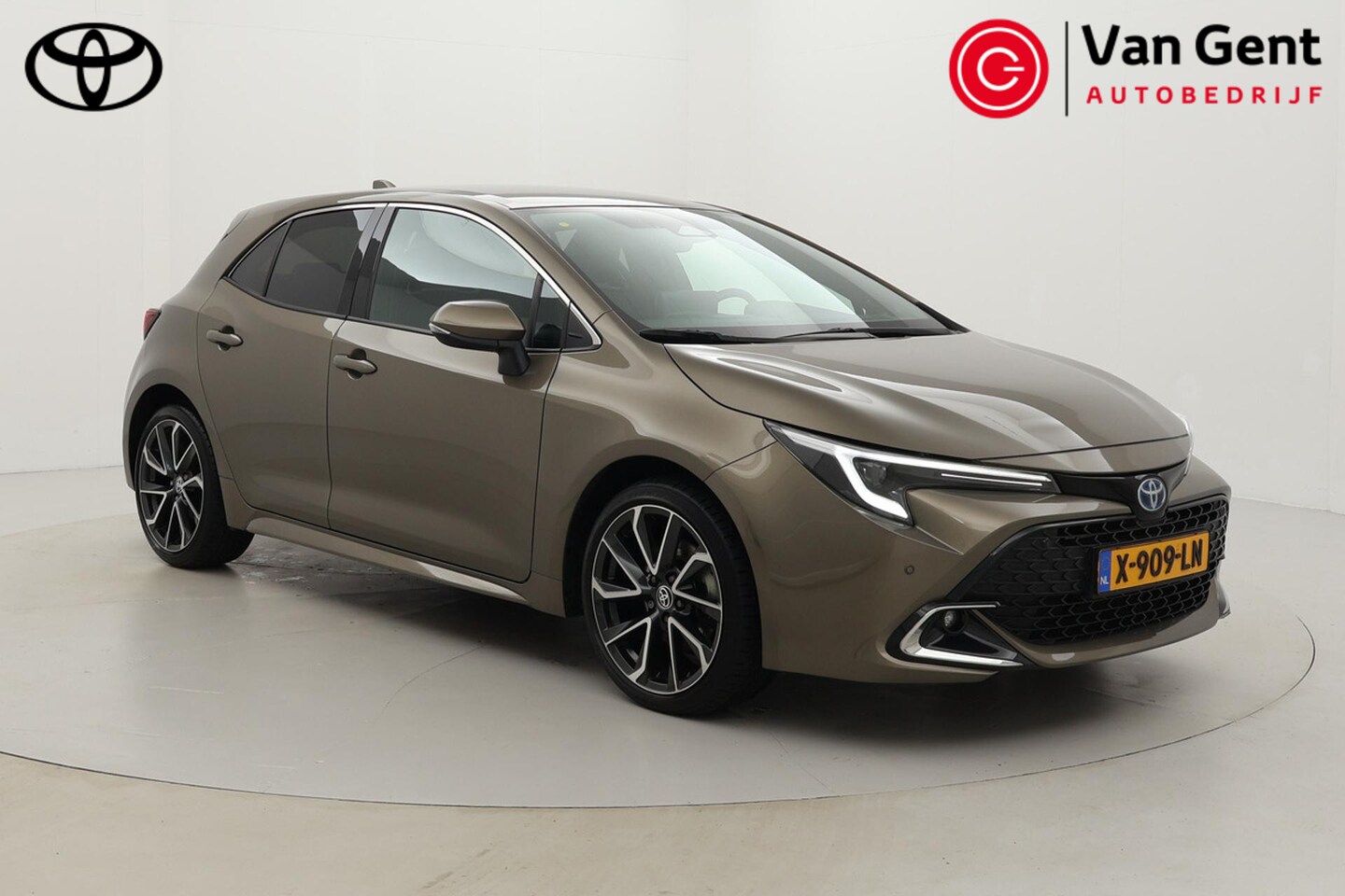 Toyota Corolla - Hybrid 200 Executive | Dodehoek detectie | Head-up display | JBL | Stoelverwarming | Apple - AutoWereld.nl