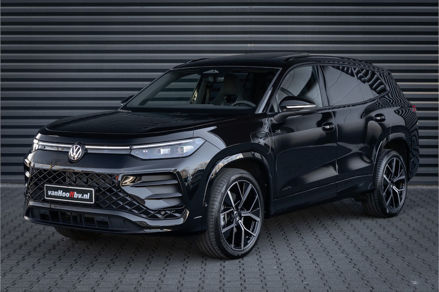 Volkswagen Tayron - 1.5 eHybrid 272pk R-Line Edition Black Style - AutoWereld.nl