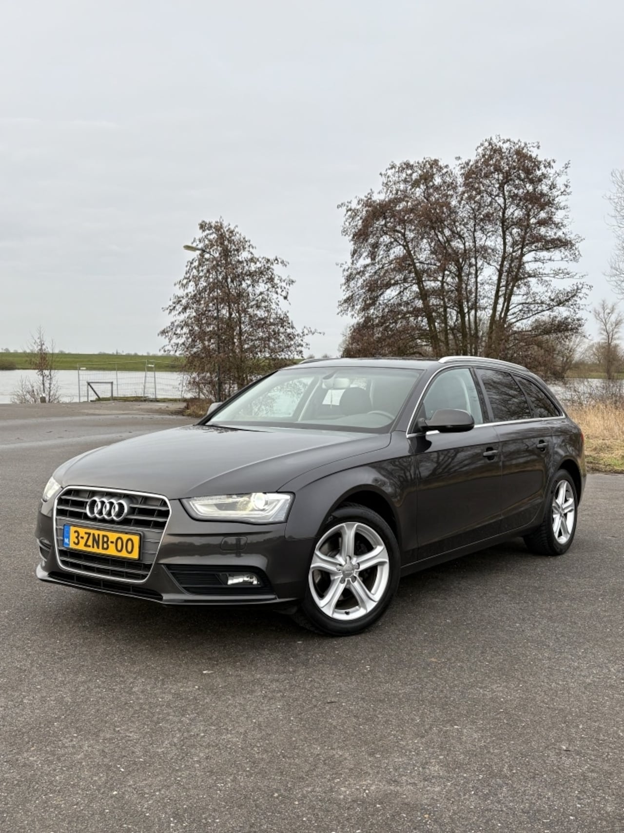 Audi A4 Avant - 1.8 TFSI Advance Trekhaak Sensoren S-Line Stuur - AutoWereld.nl
