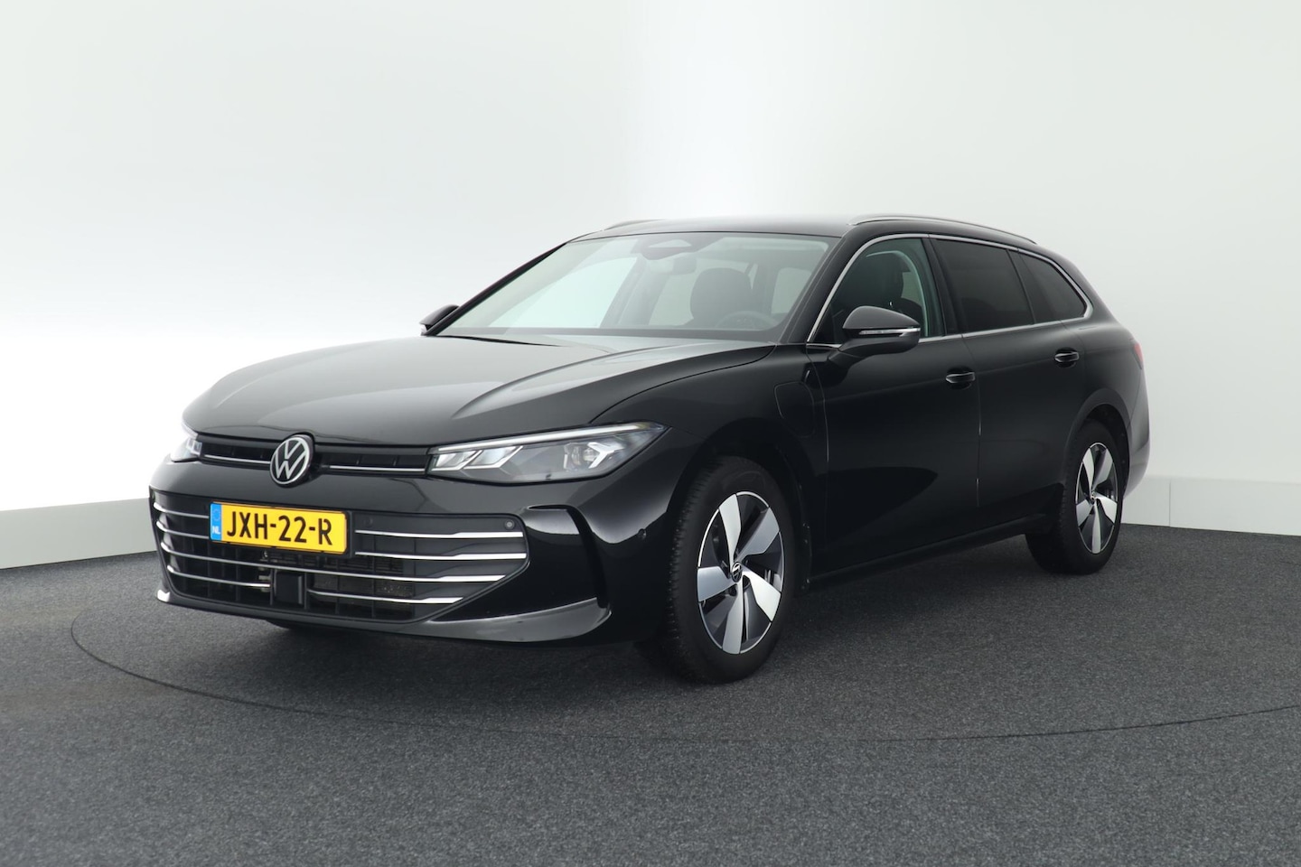 Volkswagen Passat Variant - 1.5 204pk eHybrid Business Trekhaak Camera Head-Up Massage Virtual Cockpit Navigatie - AutoWereld.nl