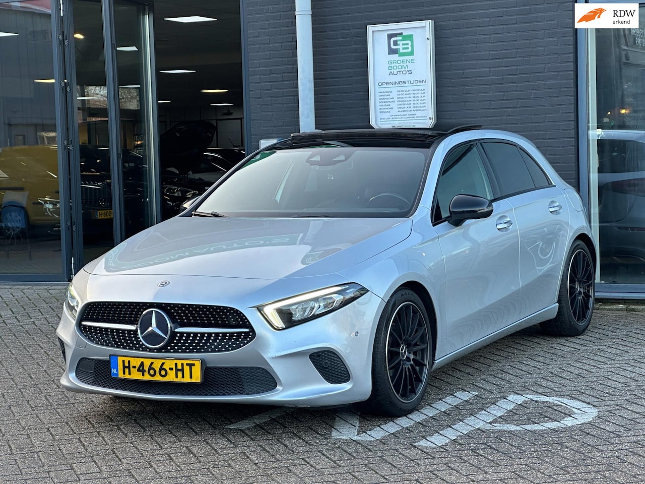 Mercedes-Benz A-klasse - 180 d Launch Edition Premium Plus/PANO-DAK/CAMERA/CARPLAY/NAVI!! - AutoWereld.nl