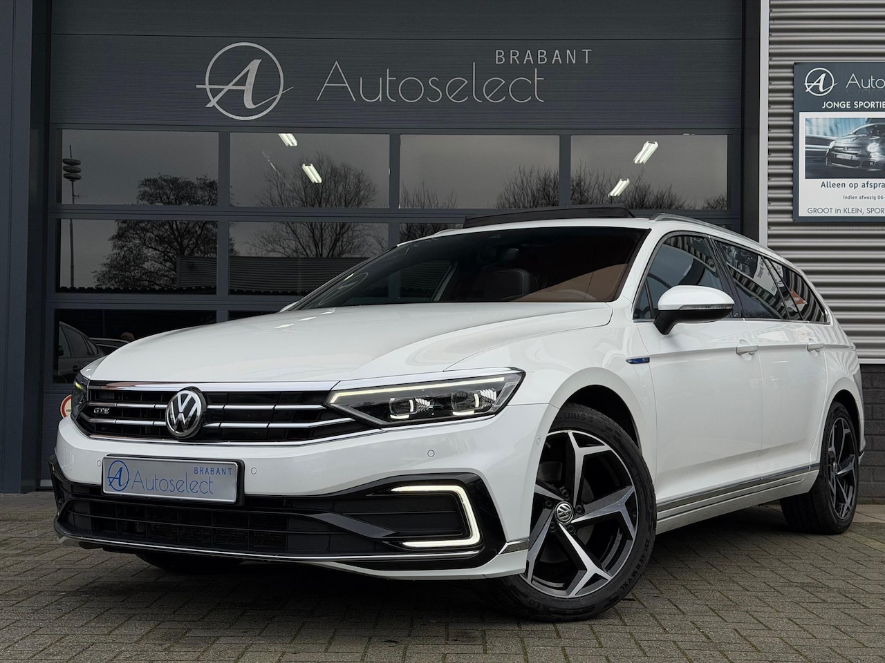 Volkswagen Passat Variant - 1.4 TSI PHEV GTE Pano Navi Leder - AutoWereld.nl