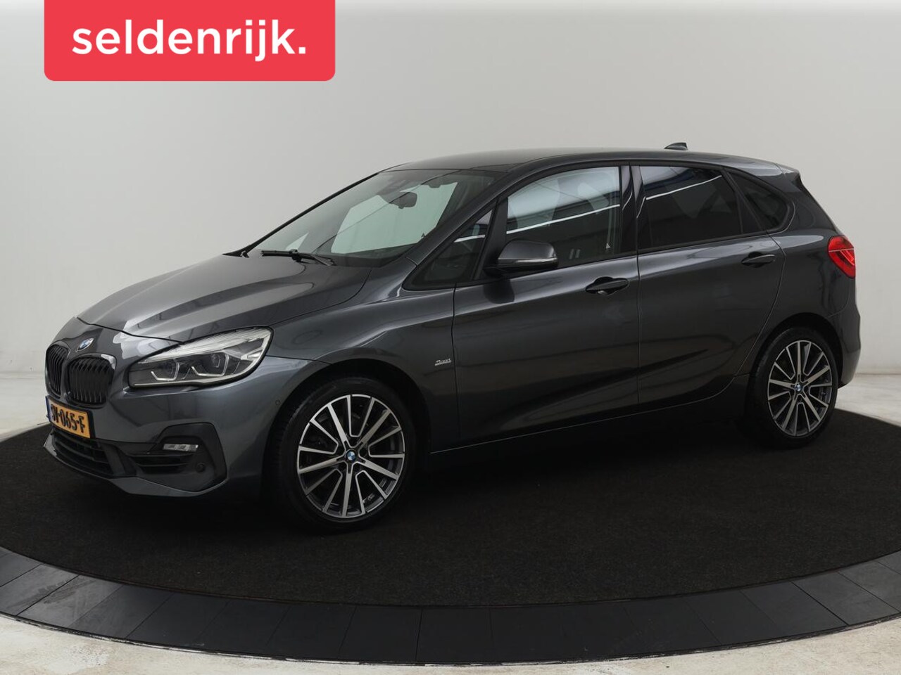 BMW 2-serie Active Tourer - 220i Sport Line | Camera | Sportstoelen | Full LED | Navigatie | Park Assist | 18'' | Clim - AutoWereld.nl