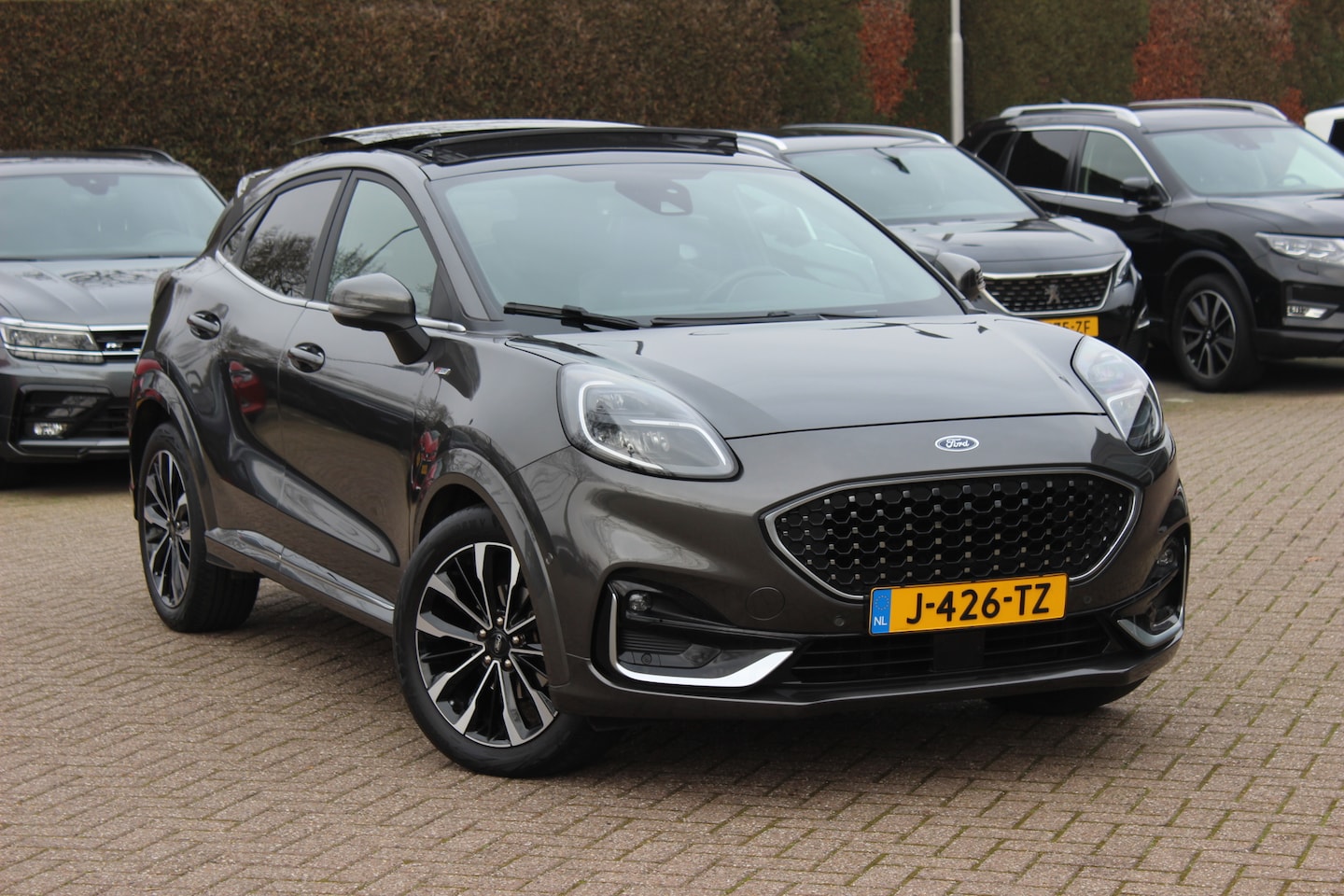 Ford Puma - 1.0 EcoBoost Hybrid ST-Line X Vignale 155pk / NL Auto! / Full option! / Trekhaak / Panoram - AutoWereld.nl