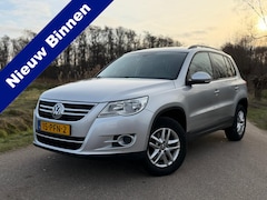 Volkswagen Tiguan - 1.4 TSI Comfort&Design / Keurig en Goed onderhouden / Airco / Navigatie / Cruise Control /