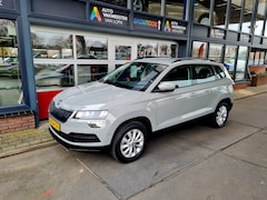 Skoda Karoq - 1.0 TSI 110pk Business Edition Elec trekhaak Stoelv. Navi DAB All-in prijs + 12 Mnd Garant