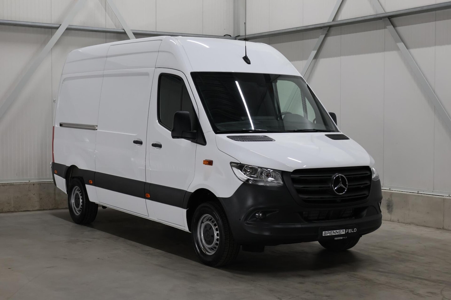 Mercedes-Benz Sprinter - bestel 317 1.9 CDI L2H2 RWD - AutoWereld.nl