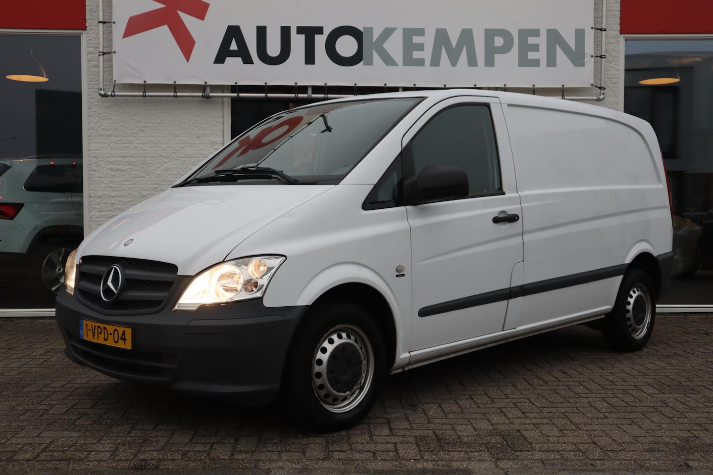 Mercedes-Benz Vito - 113 CDI 320 FUNCTIONAL LANG NAVIGATIE|AIRCO|TREKHAAK|EVT 3 ZITS - AutoWereld.nl