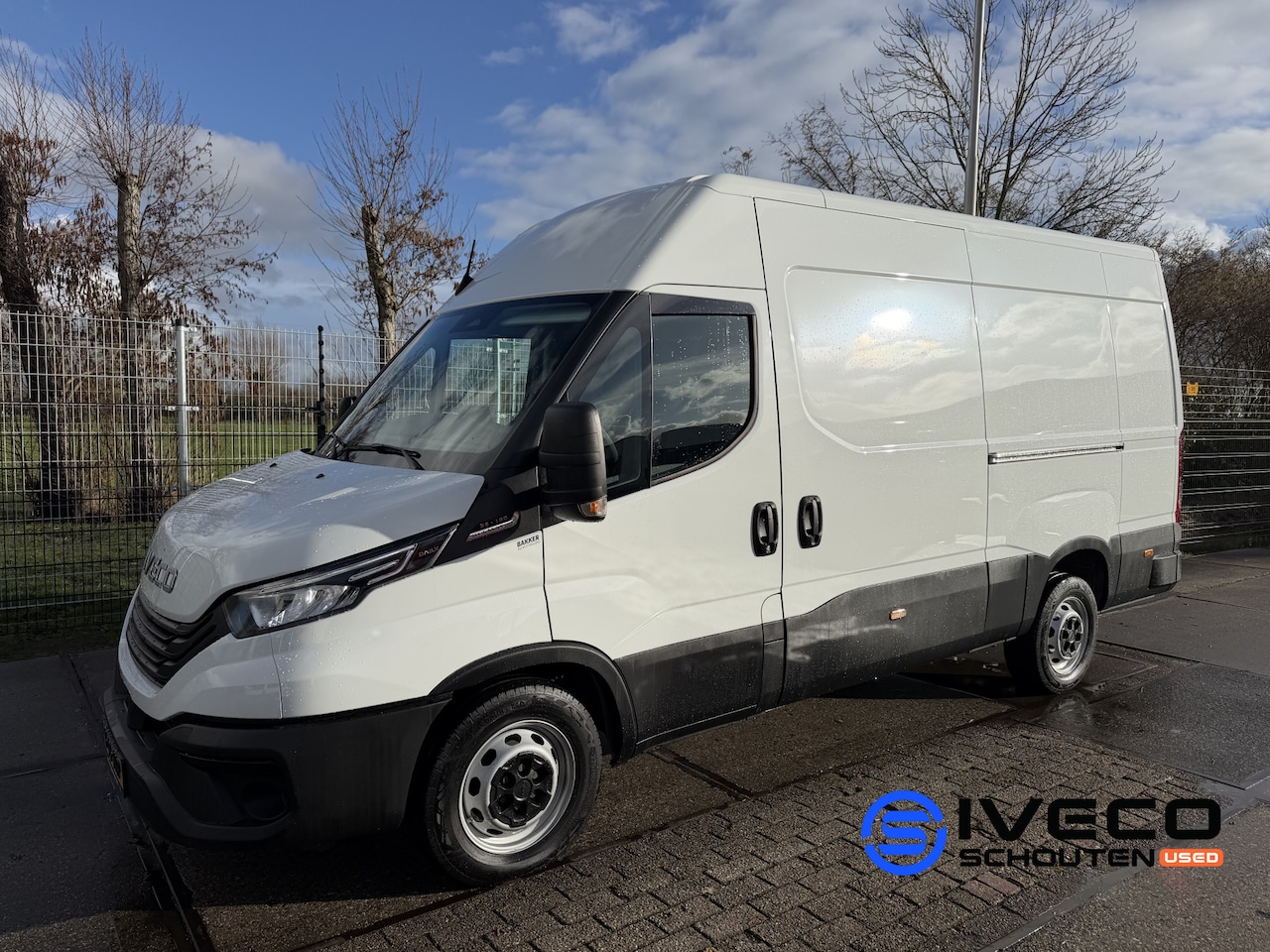 Iveco Daily - 35S18V A8 Adaptive Cruise control – Automaat- L3H2 -176pk - Trekhaak Standplaats: Almkerk - AutoWereld.nl