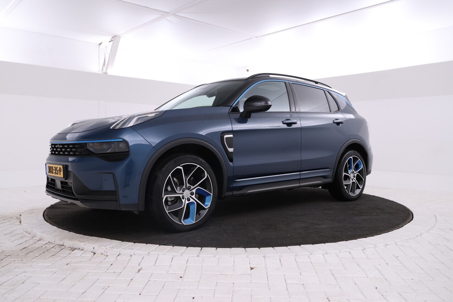 Lynk & Co 01 - 1.5 Donkere hemel!, Panorama, Climate, - AutoWereld.nl